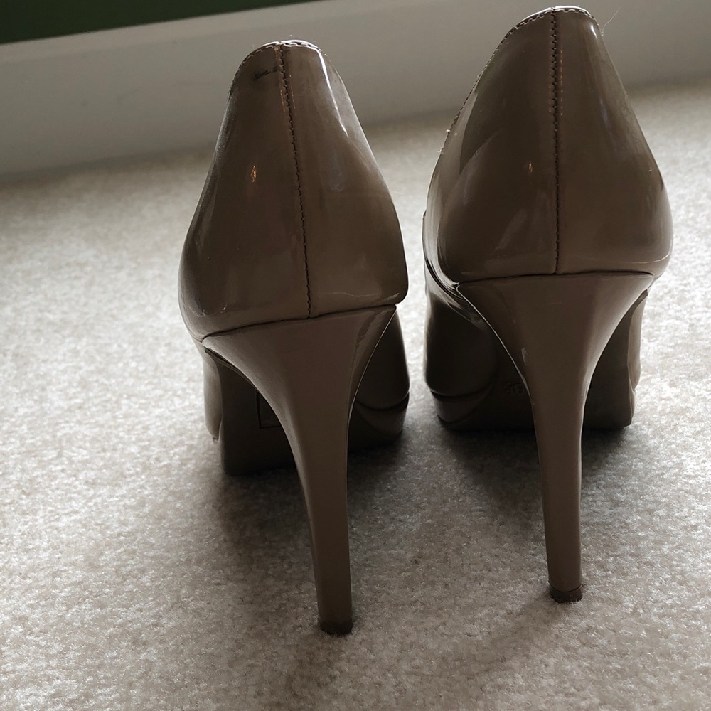 Neutral platform pumps - Picture 3 of 6